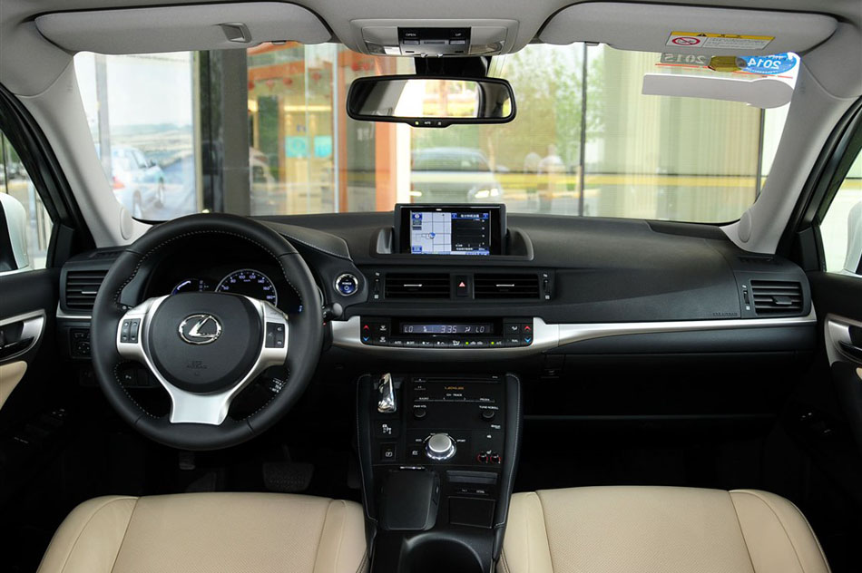 2013款 CT200h 豪华版 内饰