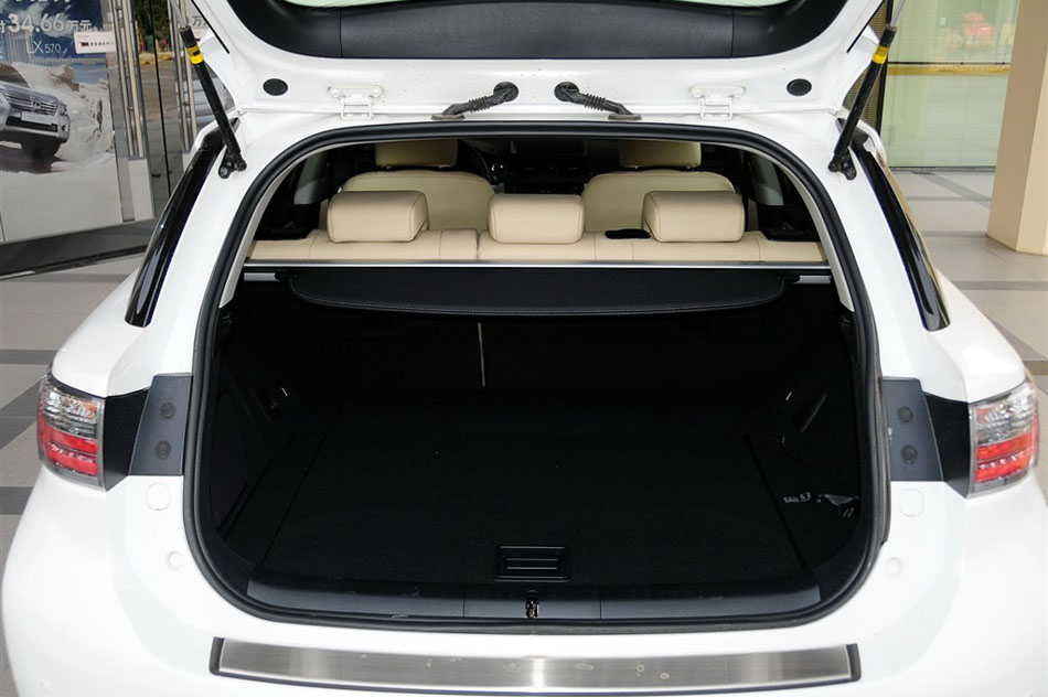 2013款 CT200h 豪华版 空间