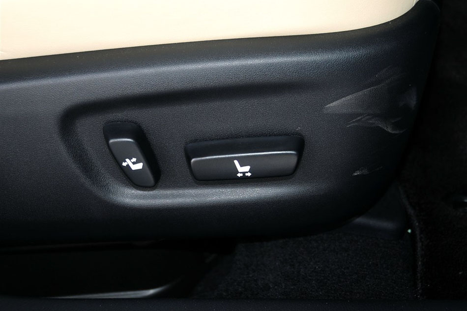 2013款 CT200h 豪华版 空间