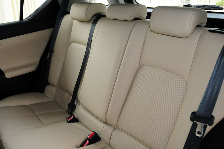 2013款 CT200h 豪华版 空间