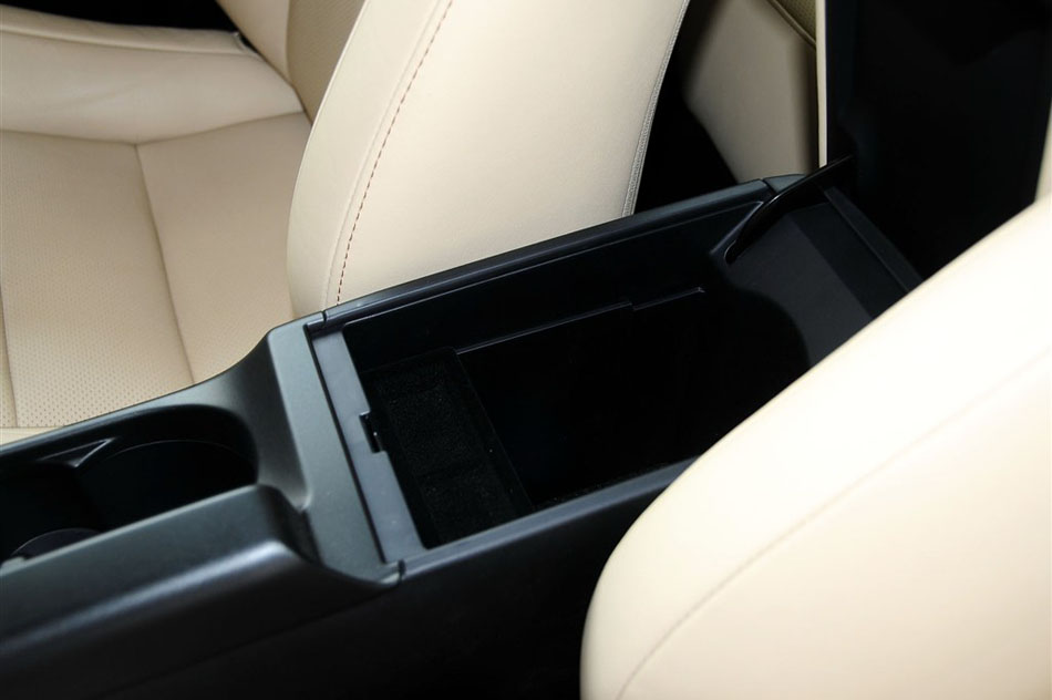 2013款 CT200h 豪华版 空间