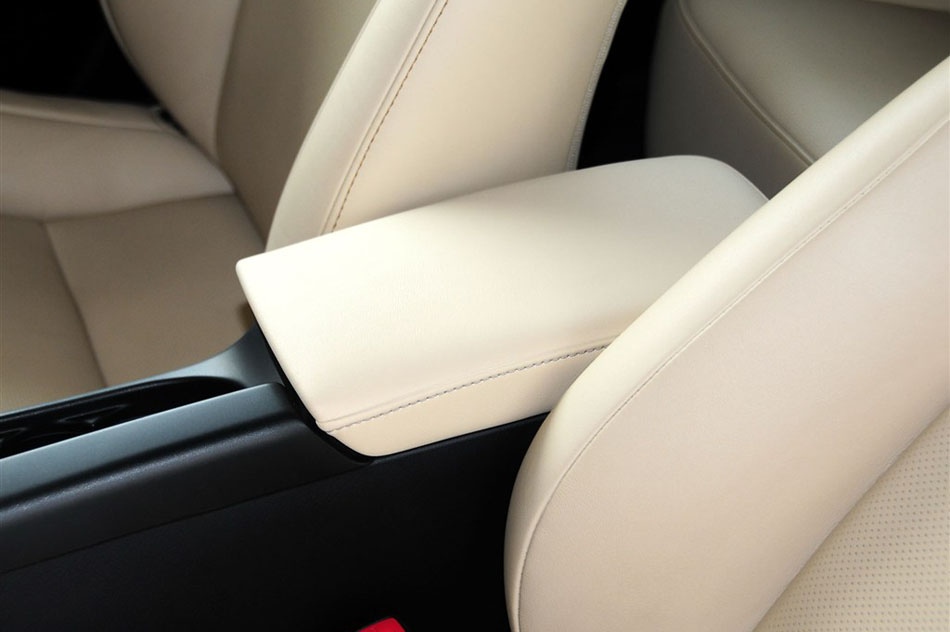 2013款 CT200h 豪华版 空间