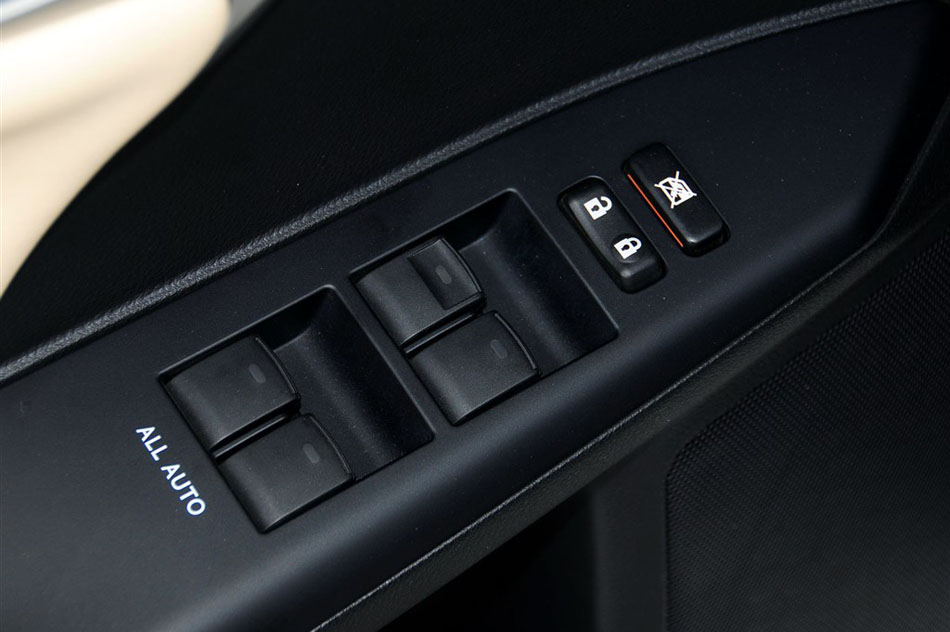 2013款 CT200h 豪华版 空间