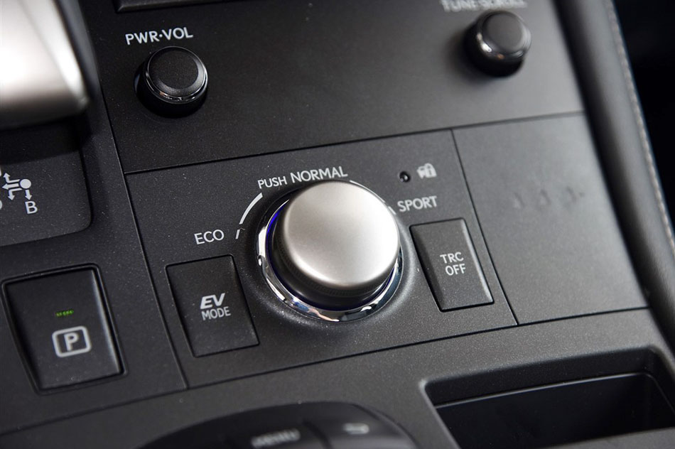 2015款 CT200h 暗夜骑士版 内饰