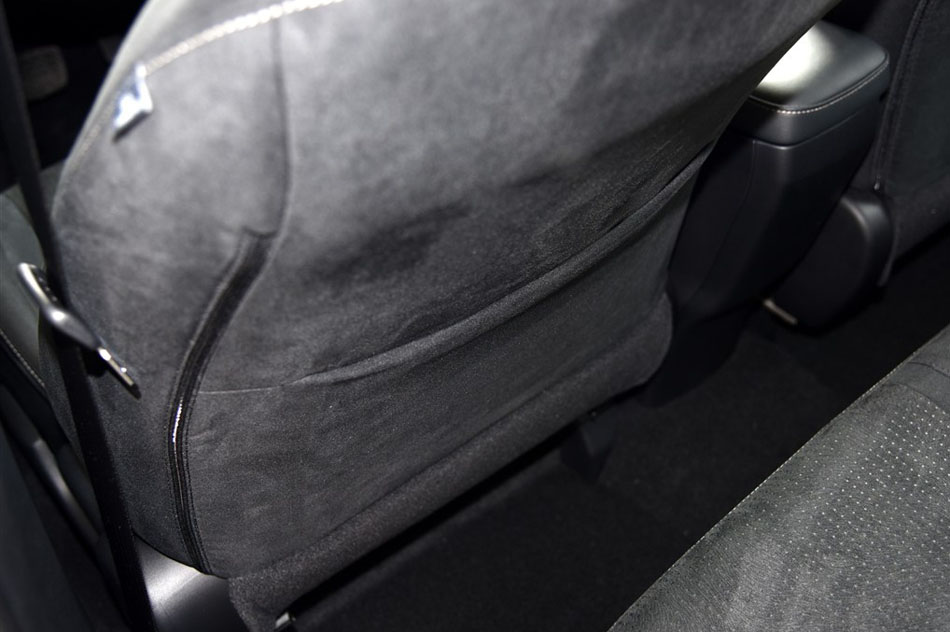 2015款 CT200h 暗夜骑士版 座椅空间