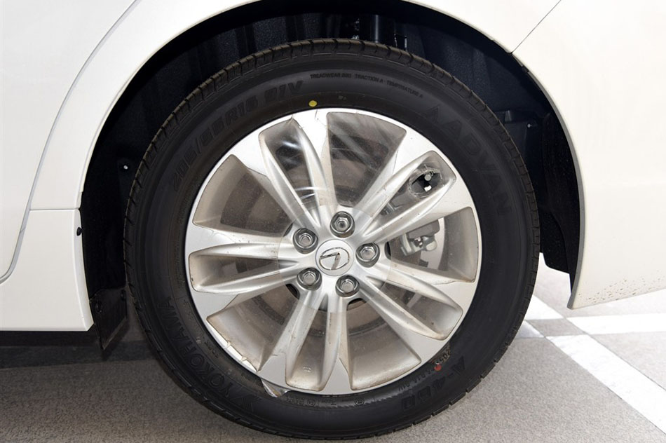 2015款 CT200h 暗夜骑士版 细节