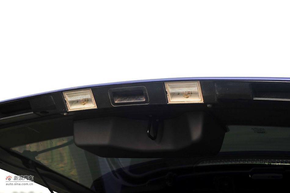 后备箱空间及细节实拍