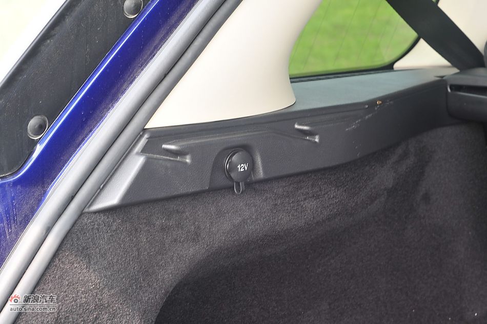 后备箱空间及细节实拍