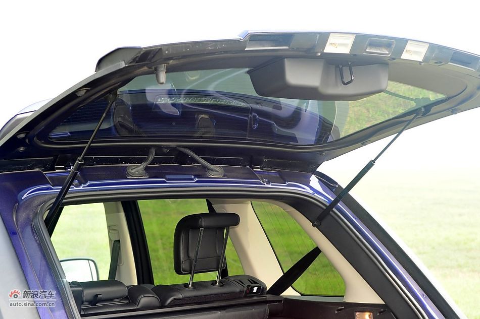 后备箱空间及细节实拍