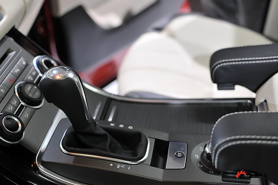 路虎揽胜运动版