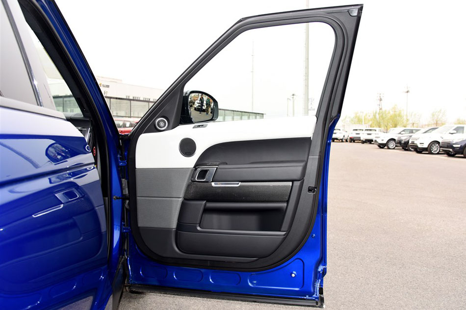 2015款 5.0 V8 SC SVR 座椅空间