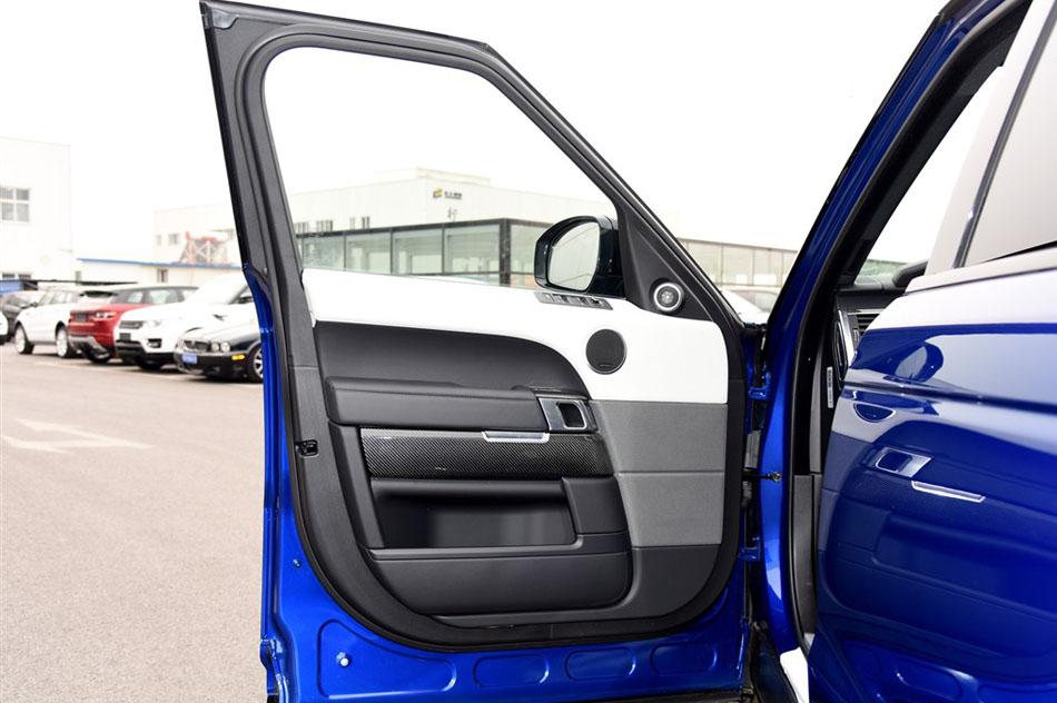 2015款 5.0 V8 SC SVR 座椅空间