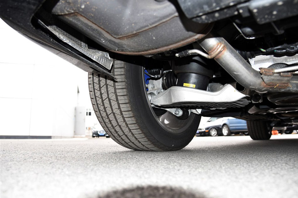 2015款 5.0 V8 SC SVR 引擎底盘