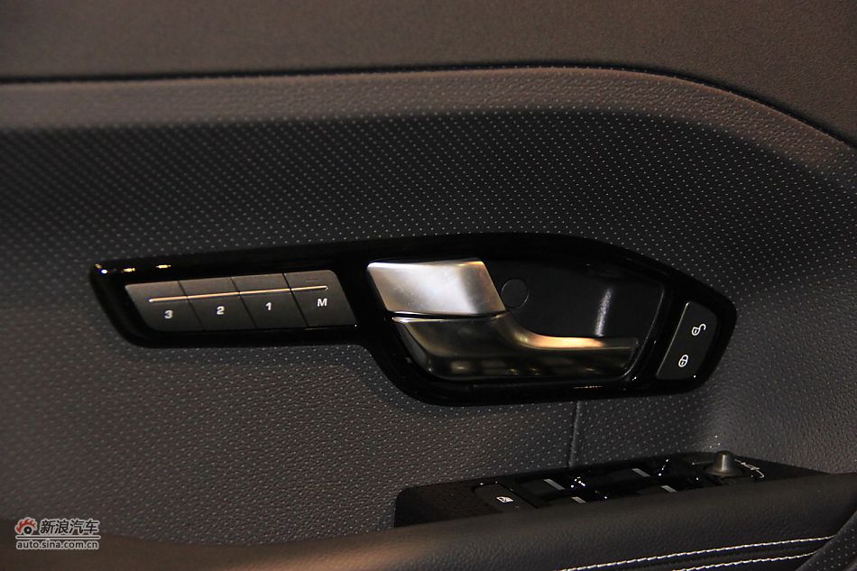 2011款揽胜极光2.0T五门耀致版