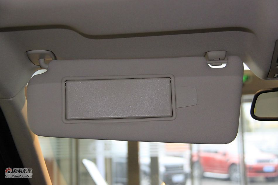 2011款揽胜极光2.0T五门耀致版