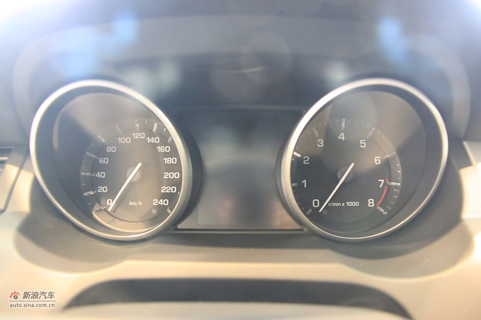 2011款揽胜极光2.0T五门耀致版