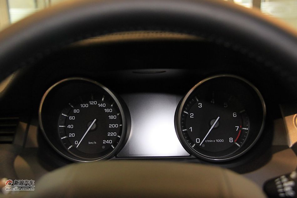 2011款揽胜极光2.0T五门耀致版