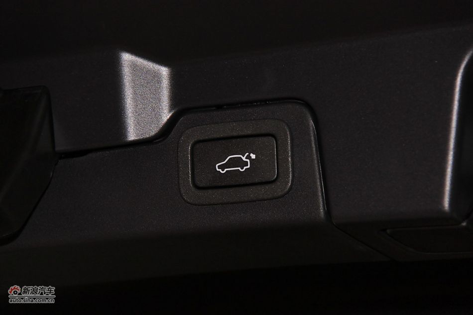 2011款揽胜极光2.0T五门耀致版