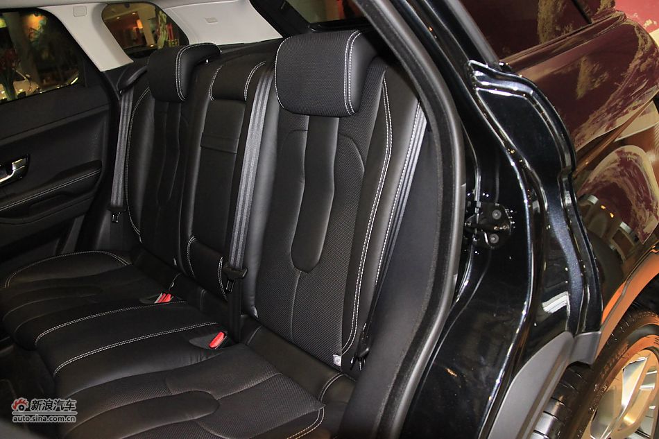 2011款揽胜极光2.0T五门耀致版