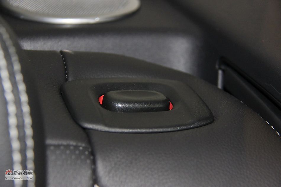 2011款揽胜极光2.0T五门耀致版