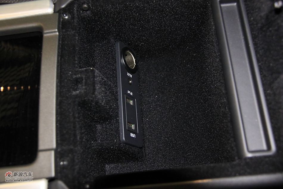 2011款揽胜极光2.0T五门耀致版