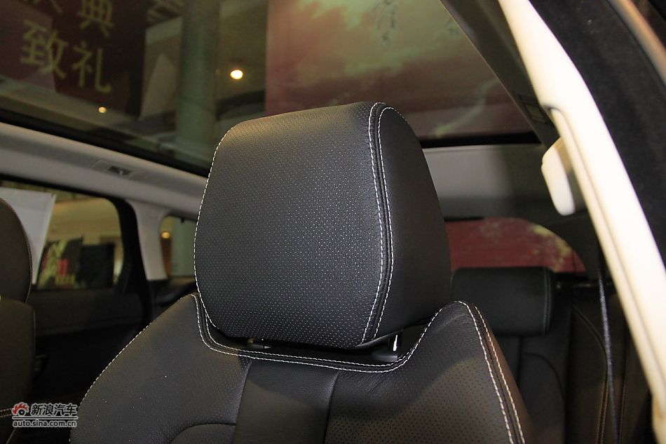 2011款揽胜极光2.0T五门耀致版