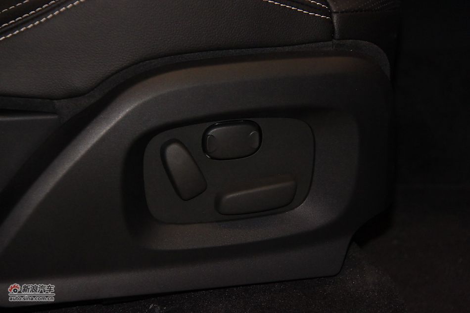 2011款揽胜极光2.0T五门耀致版