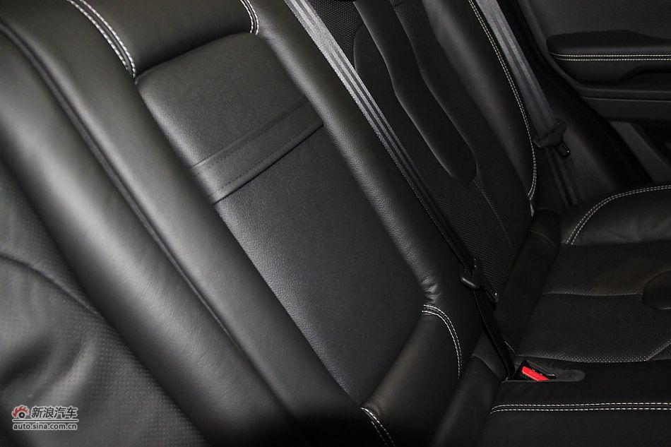 2011款揽胜极光2.0T五门耀致版