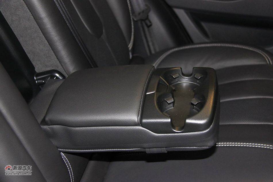 2011款揽胜极光2.0T五门耀致版