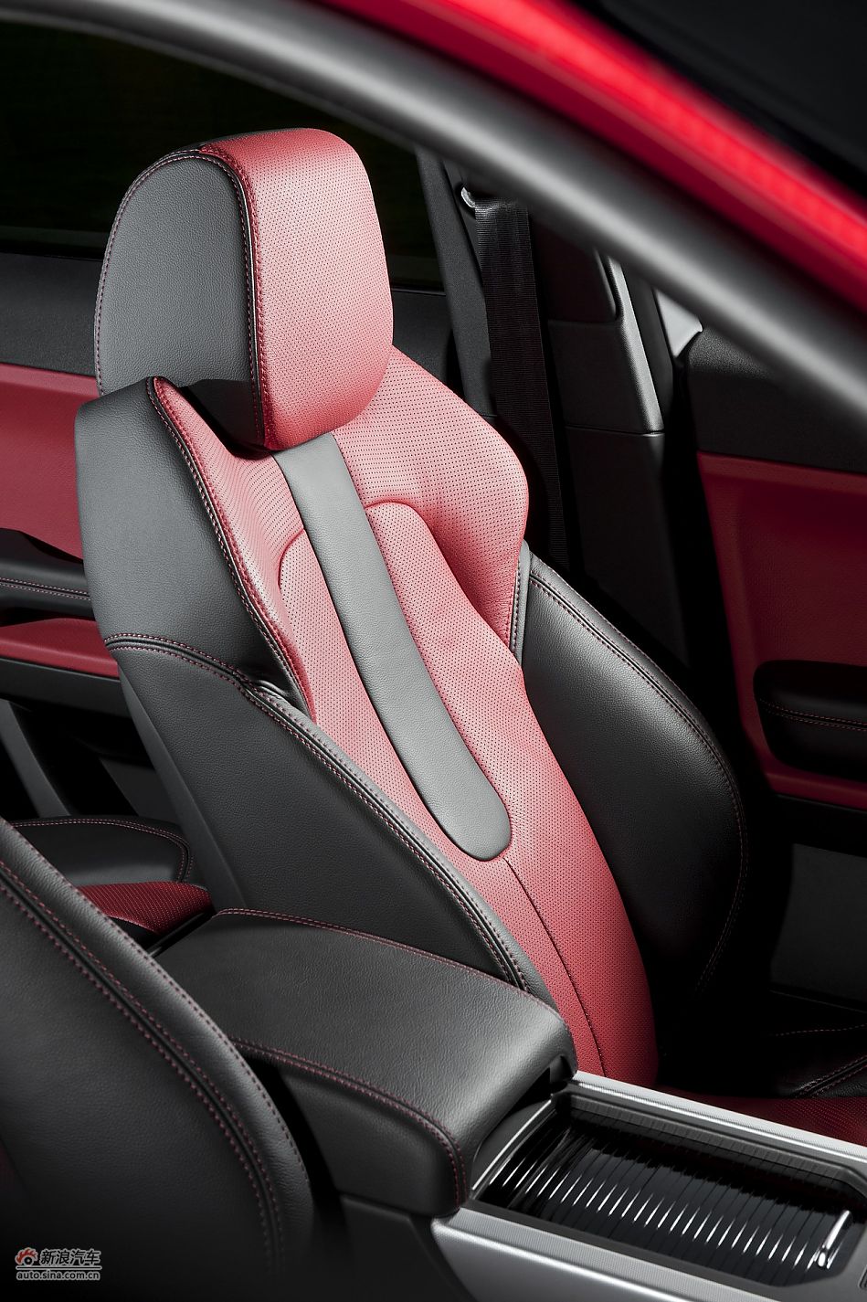 2011款揽胜极光官方图