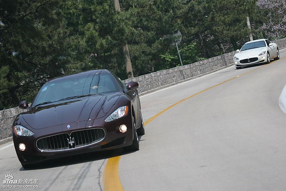 玛莎拉蒂GT车队行进