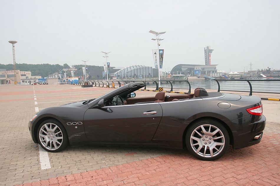 玛莎拉蒂GranCabrio外观及细节