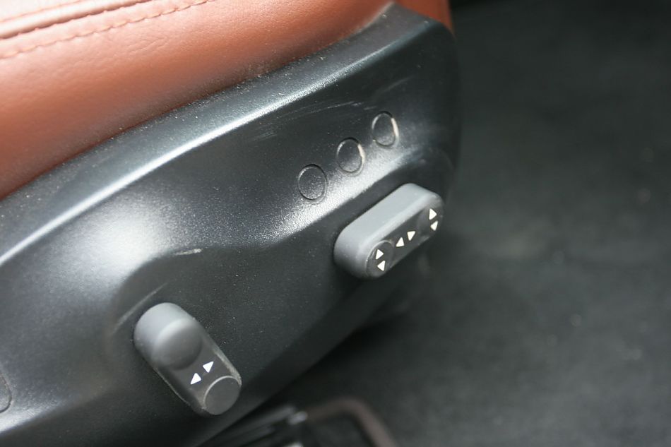 玛莎拉蒂GranCabrio内饰及细节