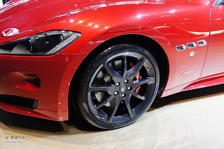 玛莎拉蒂GranCabrio Sport