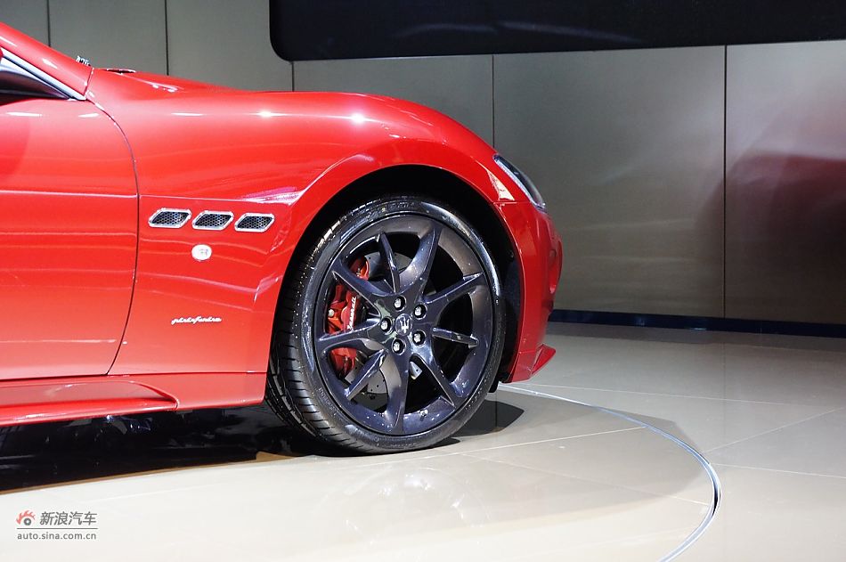 玛莎拉蒂GranCabrio Sport