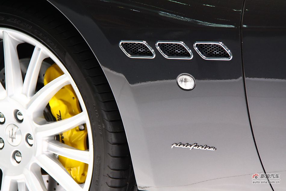 玛莎拉蒂GranCabrio