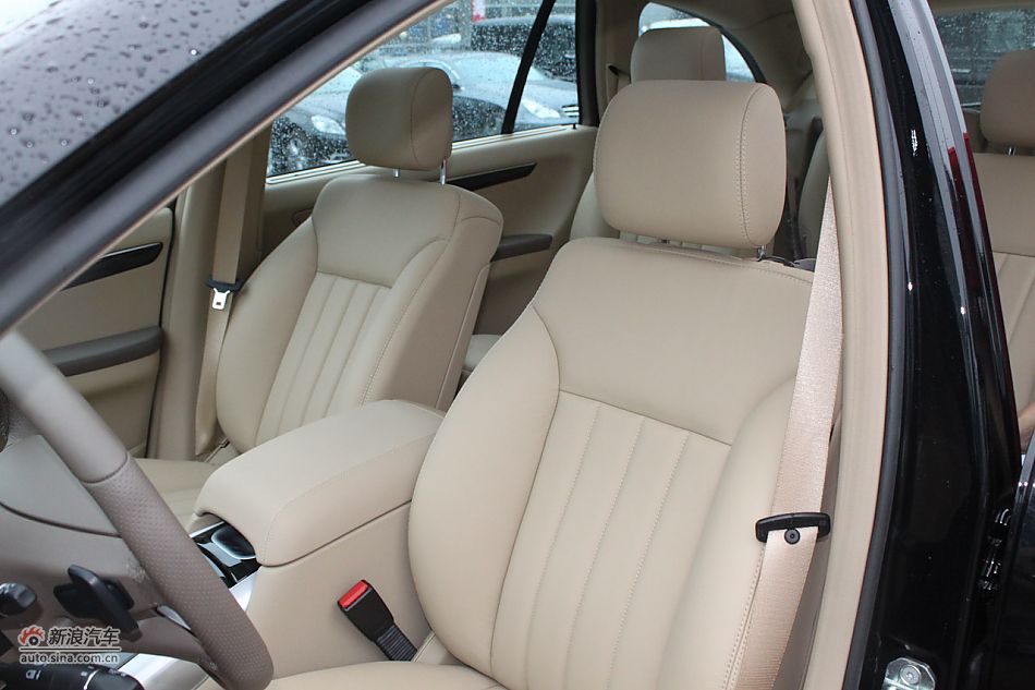 2009款奔驰R350 4MATIC