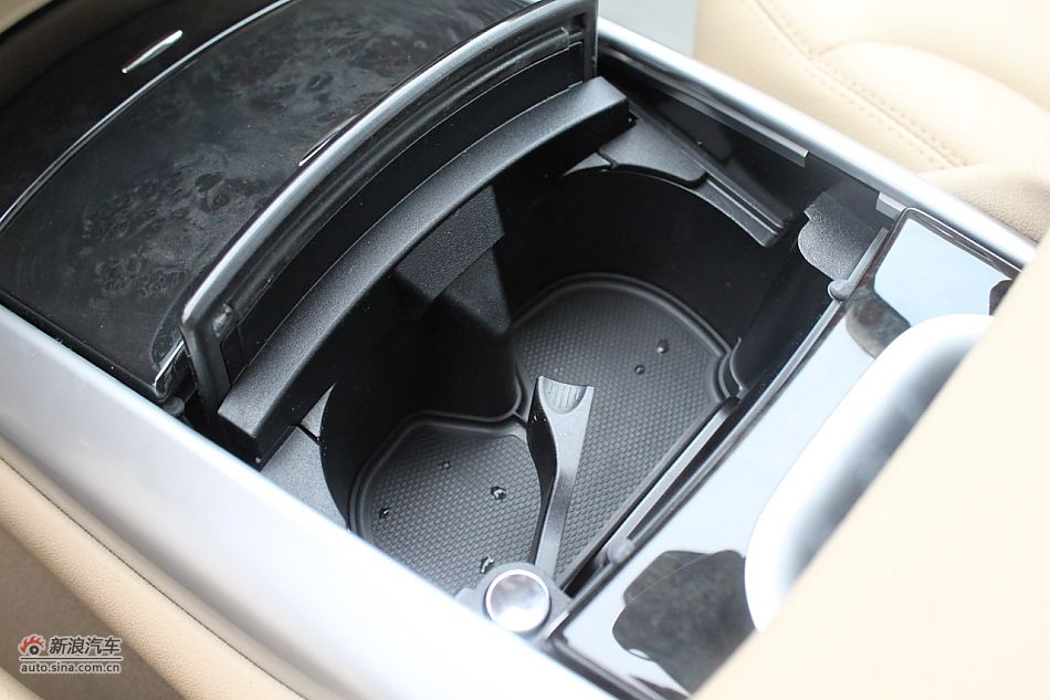 2009款奔驰R350 4MATIC