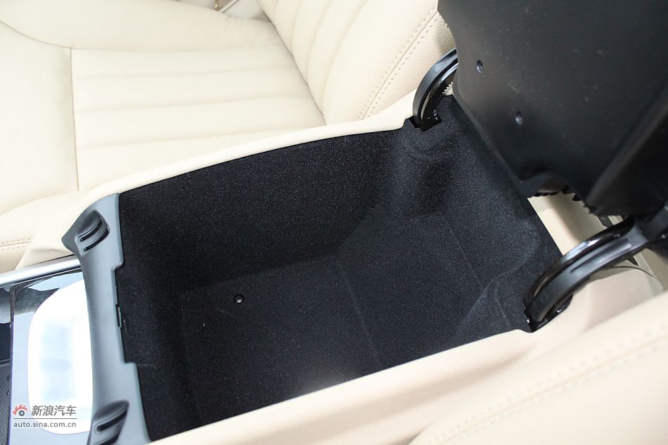 2009款奔驰R350 4MATIC