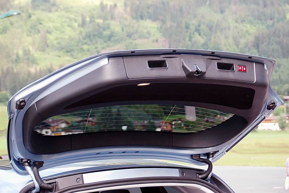 奔驰R350外观细节