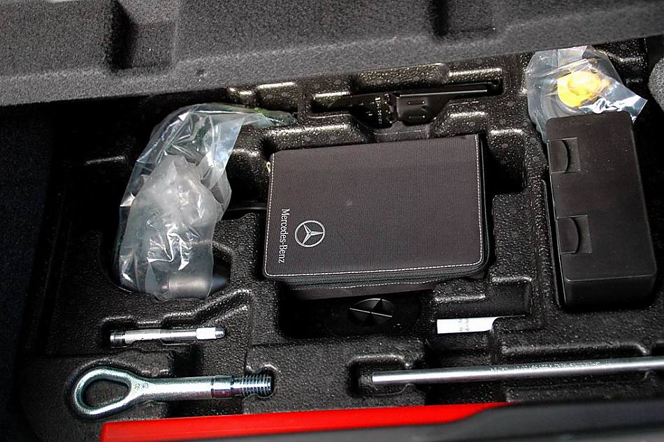 奔驰R350外观细节