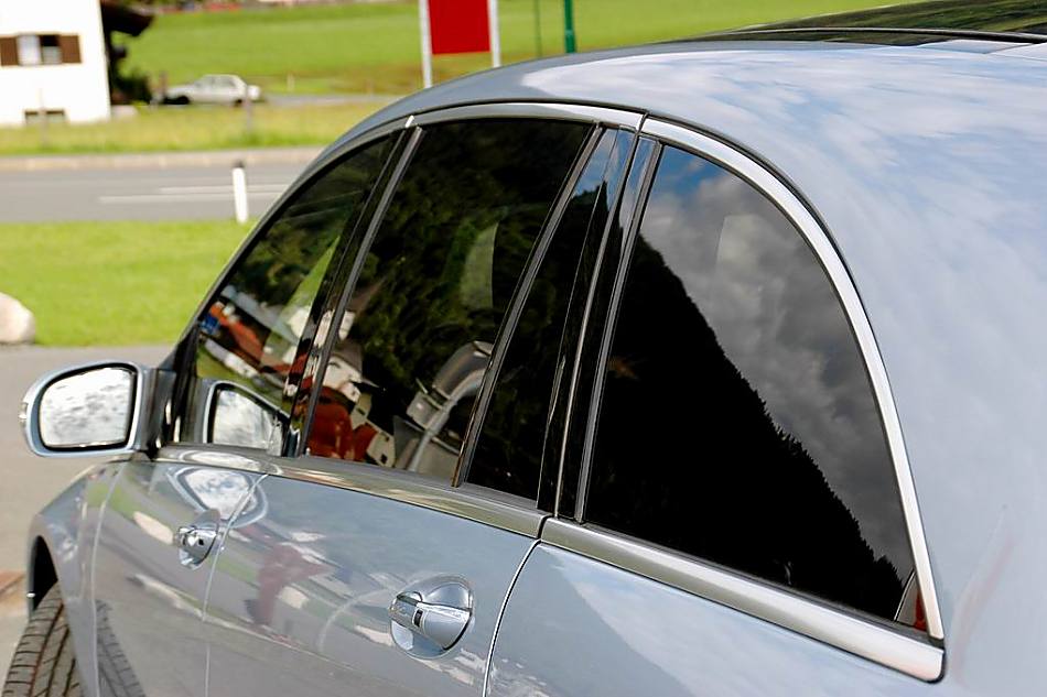 奔驰R350外观细节