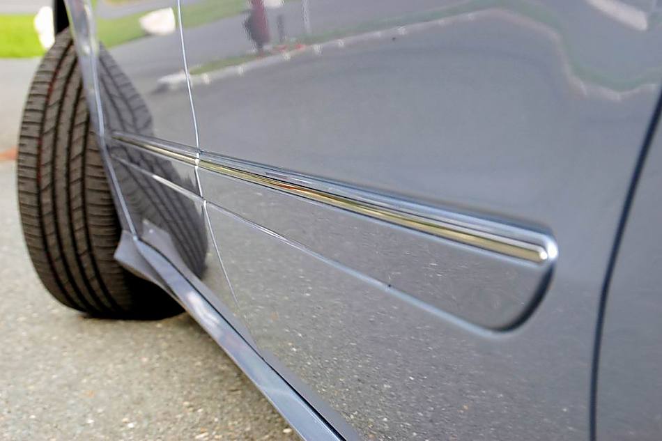 奔驰R350外观细节