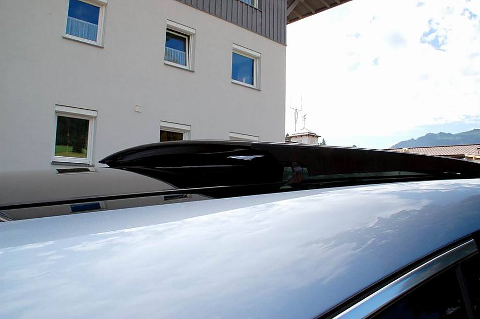 奔驰R350外观细节