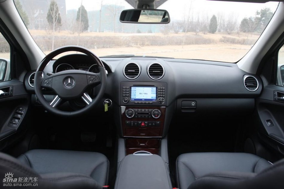 奔驰ML350内饰实拍图
