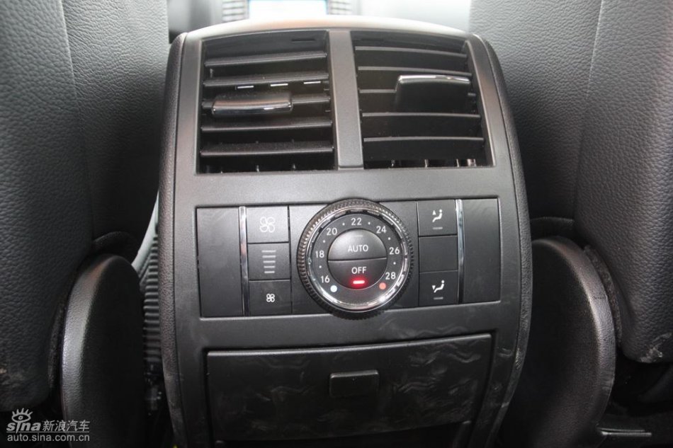 奔驰ML350内饰实拍图