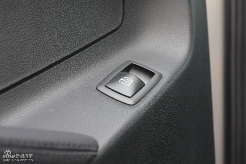 奔驰ML350内饰实拍图