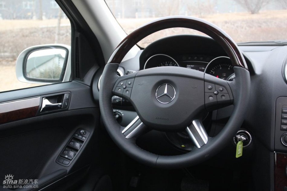 奔驰ML350内饰实拍图