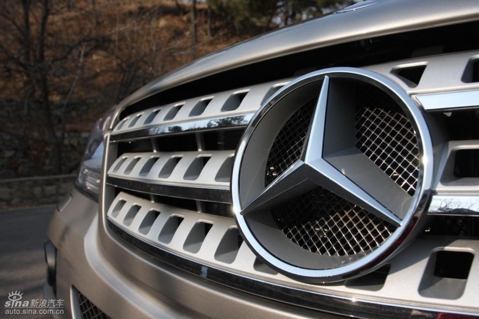 奔驰ML350外观实拍图