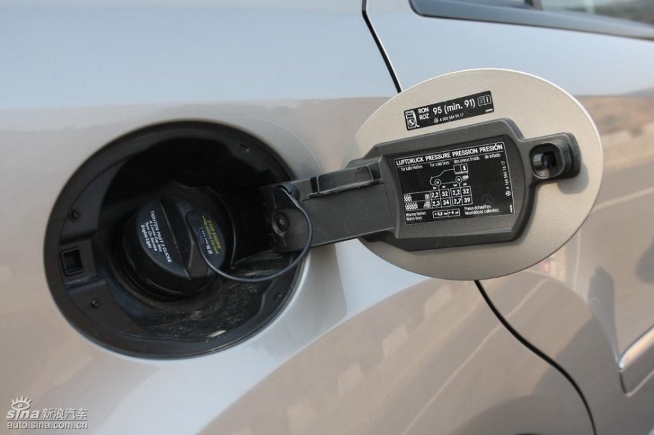 奔驰ML350外观实拍图